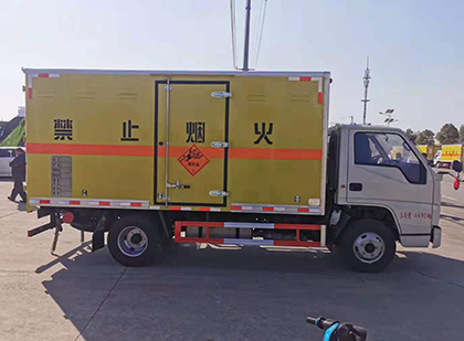同江爆破器材运输车技术升级与安全合规新趋势